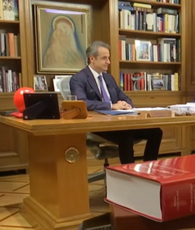 «Οι 100 πρώτες μέρες μου φάνηκαν σαν 1.000»- Live η συνέντευξη Μητσοτάκη