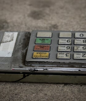 Φθιώτιδα: Ανατίναξαν ATM με 43.420 ευρώ αλλά έφυγαν με άδεια χέρια