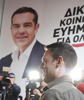 Πίσω από τη δηλωτική σιωπή του Αλέξη Τσίπρα