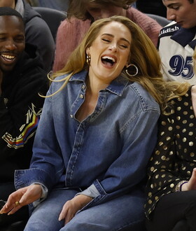 Adele: Το ηλιόλουστο Λος Άντζελες απομακρύνει την εποχιακή κατάθλιψη