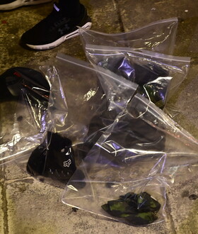 Έκλεψαν ναυτικές φωτοβολίδες από σκάφη στις Τζιτζιφιές πριν από τα επεισόδια του Ρέντη