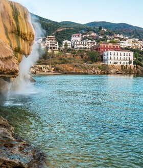 Ο τόπος μου, η Αιδηψός: Όταν το πράσινο των δέντρων σταματά εκεί όπου αρχίζει το μπλε της ακτής