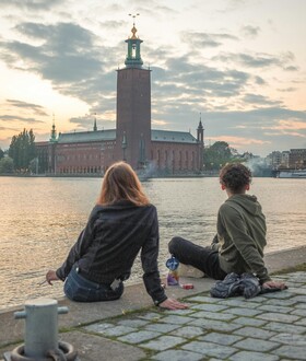 «Soft girls»: Γιατί ολοένα και περισσότερες γυναίκες στη Σουηδία παραιτούνται από τις δουλειές τους