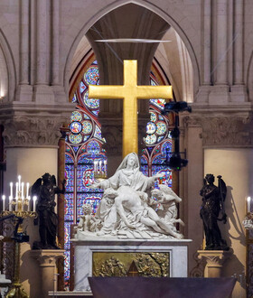 Παναγία των Παρισίων: Η εντυπωσιακή Νοτρ Νταμ άνοιξε ξανά τις πύλες της