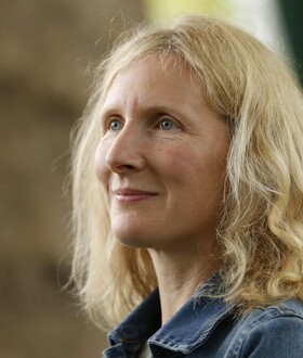 «Τροχιές»: Η Samantha Harvey κέρδισε πανάξια το Booker