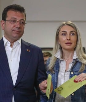 Σύζυγος Ιμάμογλου: «Δεν θα το βάλω κάτω, αντλώ δύναμη από όλες τις γυναίκες στην Τουρκία»