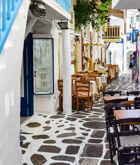 Telegraph: Οι καλοκαιρινοί προορισμοί που προτείνει «αντί για Μύκονο και Βενετία»