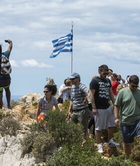 Το ελληνικό νησί που ανακηρύχθηκε ο πιο «κορεσμένος» τουριστικός προορισμός στην Ευρώπη