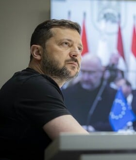 Ζελένσκι σε Πούτιν: Θα σε περιμένω την Πέμπτη στην Κωνσταντινούπολη
