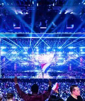 Eurovision 2025: Η ΕΕ κατακεραυνώνει την EBU για την απαγόρευση σημαίας της