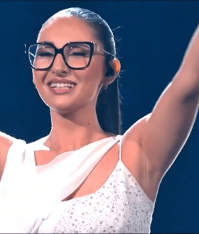 Eurovision 2025: Διέρρευσε η στιγμή με την αλλαγή στο φόρεμα της Klavdia - Από μαύρο γίνεται λευκό