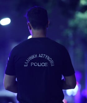 ΓΛΥΚΑ ΝΕΡΑ ΑΝΗΛΙΚΟΙ ΕΠΙΘΕΣΗ