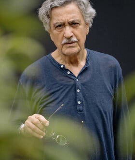Νίκος Γαλανός: Το «αντίο» της Γης της Ελιάς στον ηθοποιό κατά την έναρξη του επεισοδίου