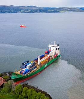 Νορβηγία: Κοιμόταν ο αξιωματικός βάρδιας του πλοίου που προσάραξε μπροστά σε σπίτι