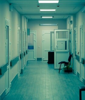 Τζάνειο: Εμφανίστηκε ο βοηθός νοσηλευτή που έκανε τη μετάγγιση αίματος - Σε κρίσιμη κατάσταση η 62χρονη