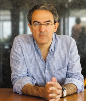 Χουάν Γκαμπριέλ Βάσκες: Ζούμε το τέλος του ανθρωπισμού