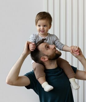 Δημογραφικό: Γιατί η Ελλάδα δεν είναι καλός τόπος να ζεις και να κάνεις οικογένεια; 
