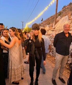 Σελίδες από την κοσμική ζωή της Ύδρας ― ανταπόκριση