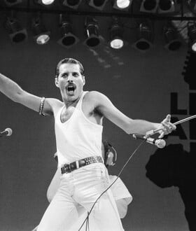 Queen: Όταν ο Μπομπ Γκέλντοφ είπε στον Φρέντι Μέρκιουρι «μην το παίξεις έξυπνος» πριν το ιστορικό Live Aid