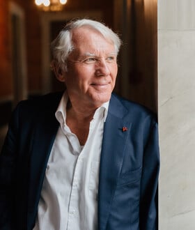 Δημήτρης Νανόπουλος: «Ζούμε το τέλος του ανθρώπου και τη γέννηση ενός νέου τύπου ύπαρξης»