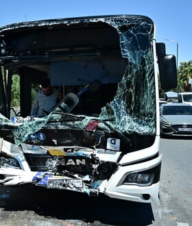 Βούλα: Τροχαίο με δύο λεωφορεία - 32 τραυματίες, οι τρεις σοβαρά