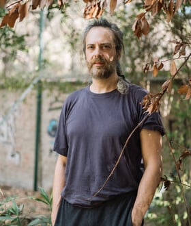 Πώς ξεραίνεται το πράσινο της Αθήνας και ποιοι το ποτίζουν
