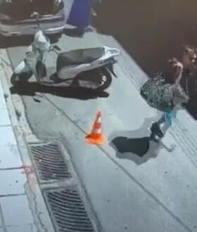 Δολοφονία στην Αγία Παρασκευή: Η στιγμή που ο δράστης επιβιβάζεται στο αυτοκίνητο των συνεργών του