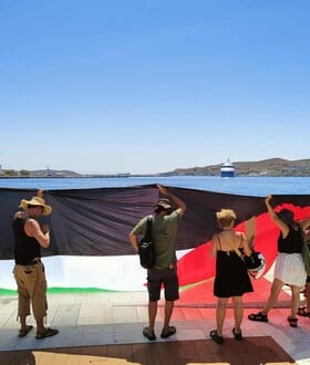 Στης Σύρας τα στενά