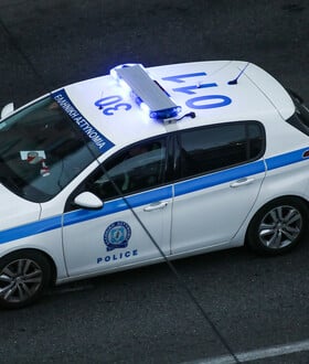 Εξάρχεια: «Μου έκανε μάγια» - 82χρονη πήγε να πετάξει τα σκουπίδια και τη μαχαίρωσε ο γείτονας της