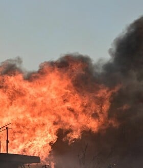 Φωτιά στα Κύθηρα: Δεκάδες άτομα εγκλωβίστηκαν