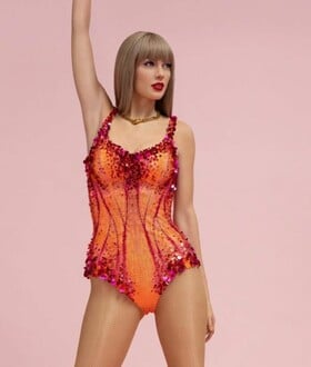 Το Madame Tussauds αποκάλυψε 13 κέρινα ομοιώματα της Τέιλορ Σουίφτ