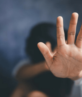 Θεσσαλονίκη: Ανήλικη κατήγγειλε ότι βιαζόταν παρουσία της μητέρας της