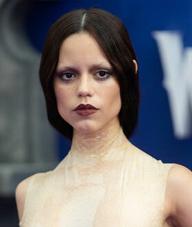Το νέο makeup trend της Gen Z: Γιατί η κουρασμένη όψη γίνεται μόδα
