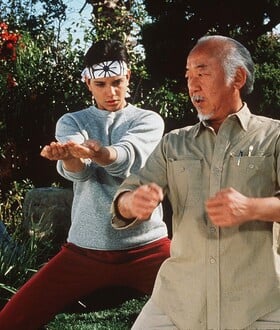 The Karate Kid: Πώς η «ταινιούλα που δεν θα έβλεπε κανείς» εξελίχθηκε σε παγκόσμιο φαινόμενο 