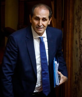 Απόστολος Βεσυρόπουλος: Ανακοπή καρδιάς υπέστη ο βουλευτής της ΝΔ