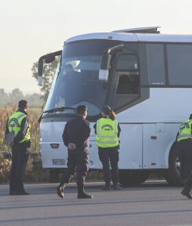 Εγνατία: Έριξαν πέτρες σε τουριστικό λεωφορείο - Τρεις τραυματίες