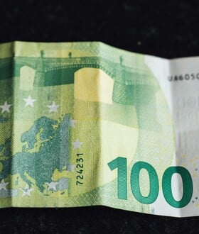 Επίδομα 100 ευρώ: Πότε πληρώνεται