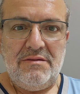 Γιατρός από την Αμαλιάδα έπεσε θύμα κλοπής στο μετρό και αναγκάστηκε να ζητιανέψει - Μάζεψε 23 ευρώ