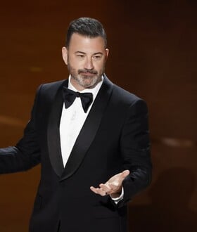 Πώς αντέδρασαν οι late-night παρουσιαστές για τη διακοπή της εκπομπής του Jimmy Kimmel