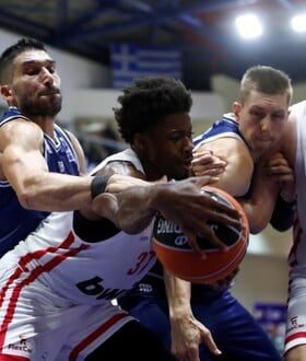Ο Ολυμπιακός στον τελικό του Super Cup - Η πρώτη εμφάνιση του Κώστα Αντετοκούνμπο στην ομάδα