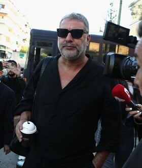 Βασίλης Μπισμπίκης: Στα δικαστήρια της Ευελπίδων ο ηθοποιός - Για τι κατηγορείται