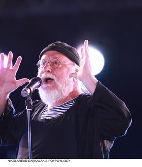 Ο πολιτικός κόσμος αποχαιρετά τον Διονύση Σαββόπουλο