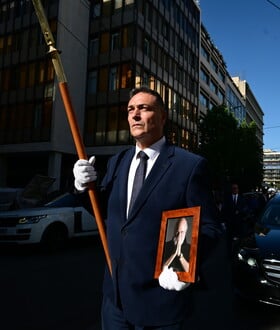 Τέσσερις σκέψεις για μια κηδεία