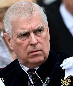 Πρώην πρίγκιπας πλέον ο Άντριου: Τι σημαίνει στην πράξη η ιστορική απόφαση του Καρόλου