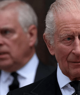 Από πού παίρνει τα χρήματά του ο βασιλιάς Κάρολος;