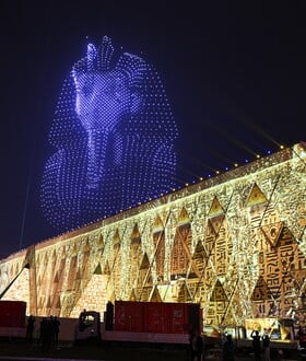 Το Μεγάλο Αιγυπτιακό Μουσείο άνοιξε με ένα υπερθέαμα από drones και πυροτεχνήματα