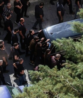 Βεντέτα στα Βορίζια: «Σε αγαπώ» - Θρήνος στην κηδεία του Φανούρη Καργάκη