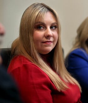 ΗΠΑ: Αποζημίωση 10 εκατ. δολαρίων στη δασκάλα που πυροβολήθηκε από 6χρονο μαθητή 