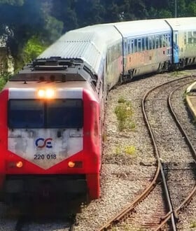 Τρένο προς Λάρισα μπήκε σε λάθος γραμμή – «Κάτι έγινε με το κλειδί», είπε υπάλληλος
