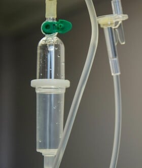 Νέα καταγγελία για δημόσιο νοσοκομείο: «Μου έκαναν γαστροσκόπηση χωρίς αναισθησία»